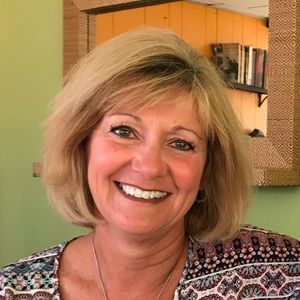 Meet your Posher, Connie